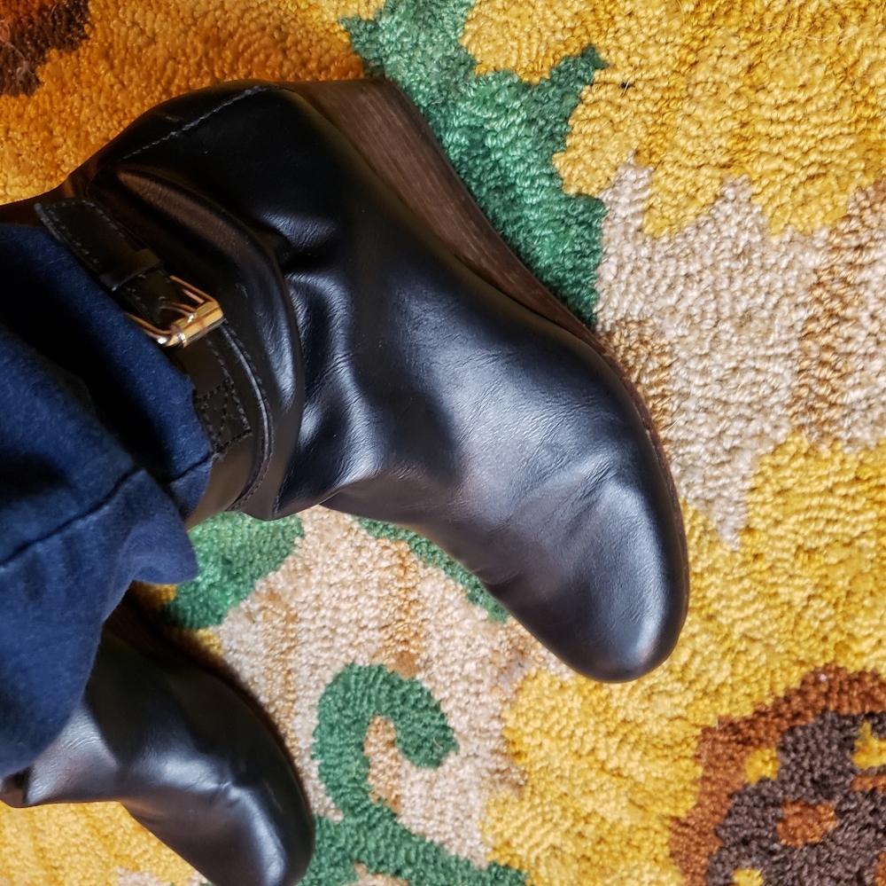 Used Dr. Scholls Booties - Picture 5 of 12